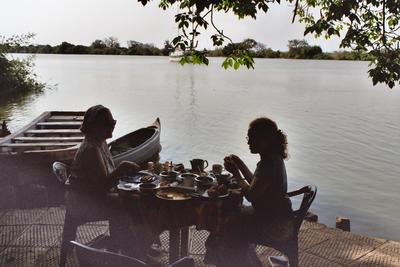 sara.kath.breakfast.river.jpg
